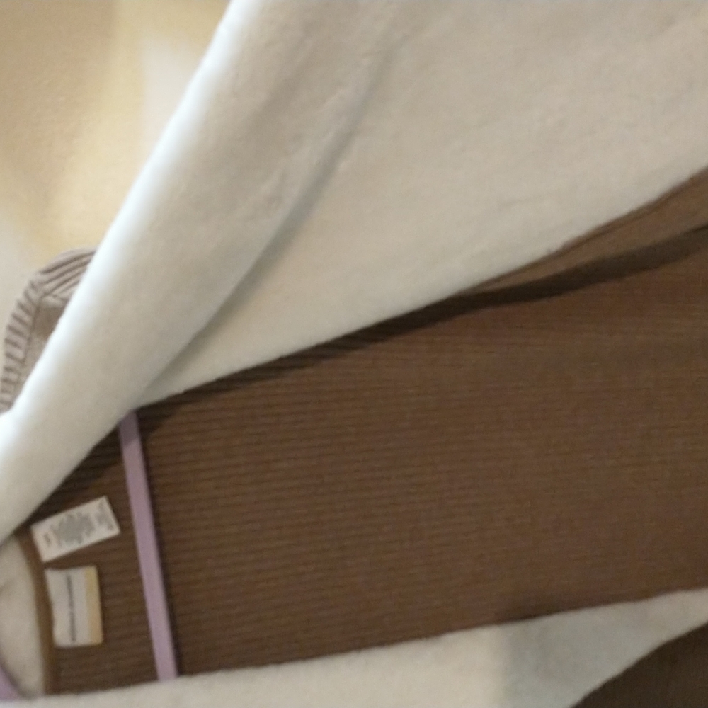 Sweater - Picture 7 of 7